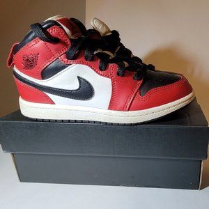 Jordan 1 Mid Chicago Toe Kids Size 13.5c